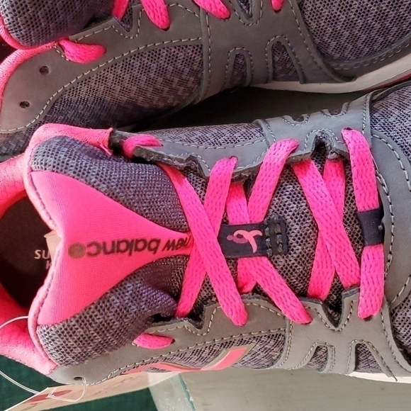 New Balance -Pink Breast Cancer Limited Edition  Athletic shoes Rare! Sz. 7 - Picture 5 of 7